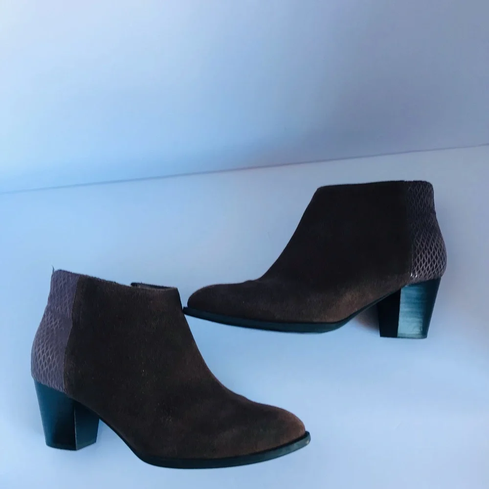 Vionic‎ Brown Ankle Boots